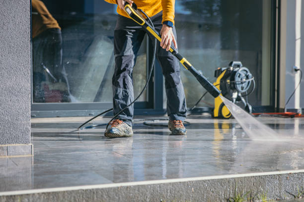 Best Driveway Pressure Washing  in Mountain View Acres, CA